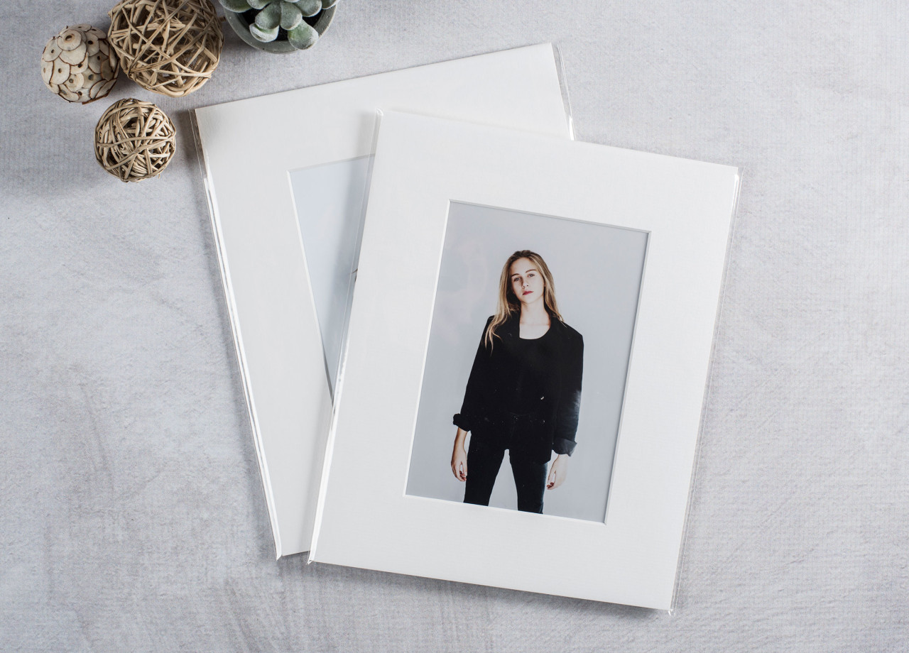 PRINTED FRAME MOUNTS